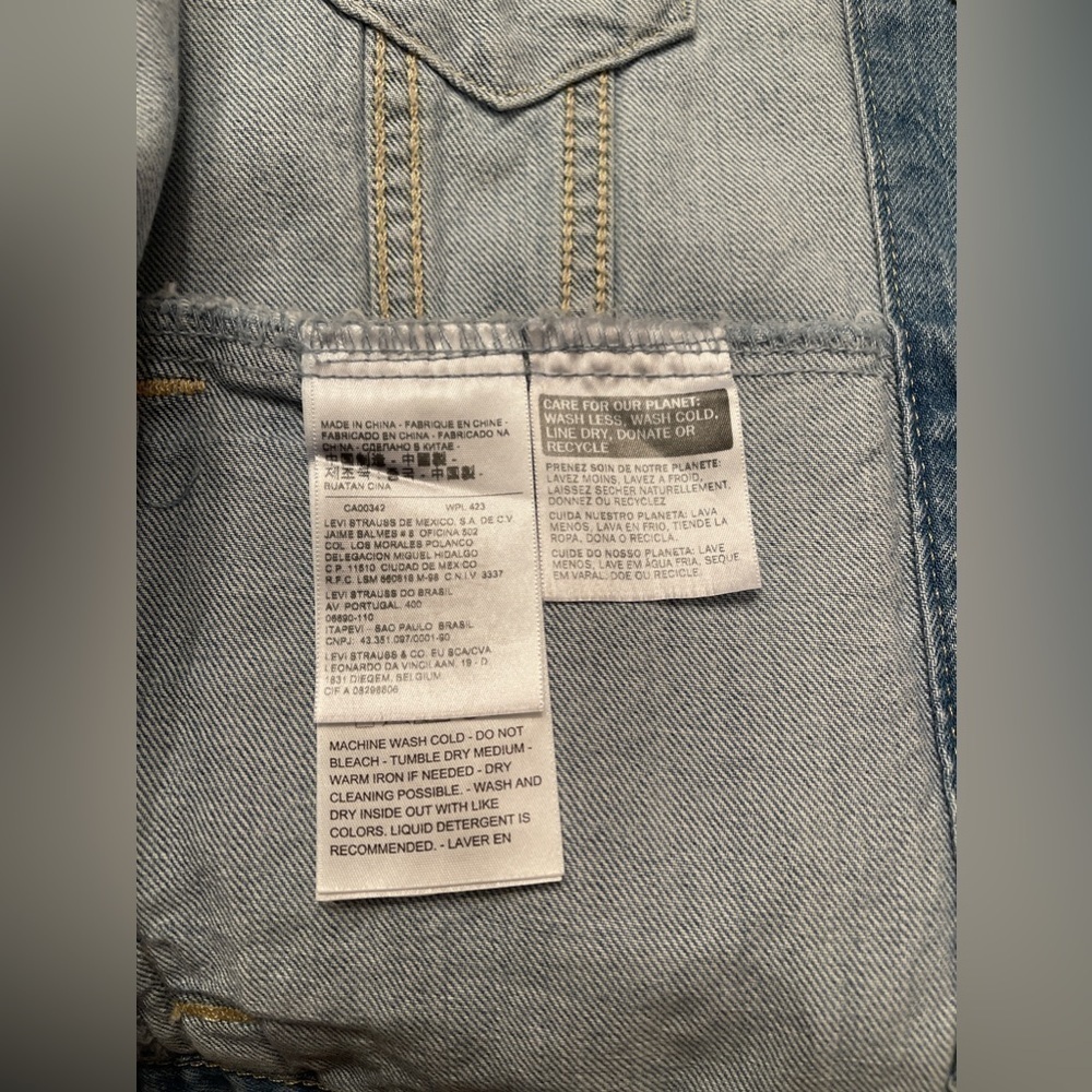 Levi Strauss Light Embroidered Denim Jacket | Size XS - Picture 7 of 9